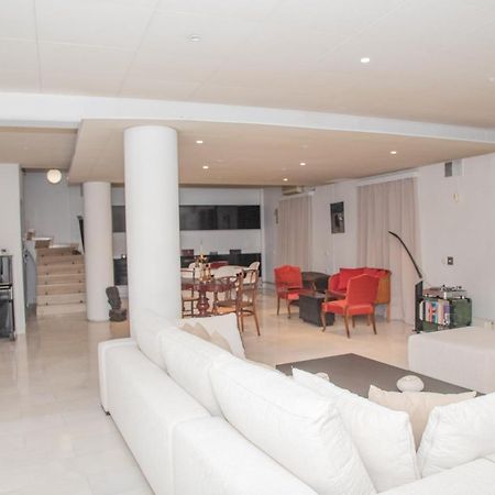 Theodore'S Maisonette Next To The Metro Station Atenas Exterior foto